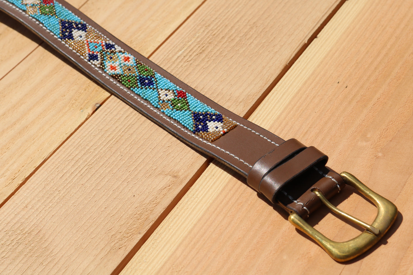 Gürtel mit Perlen San Tan