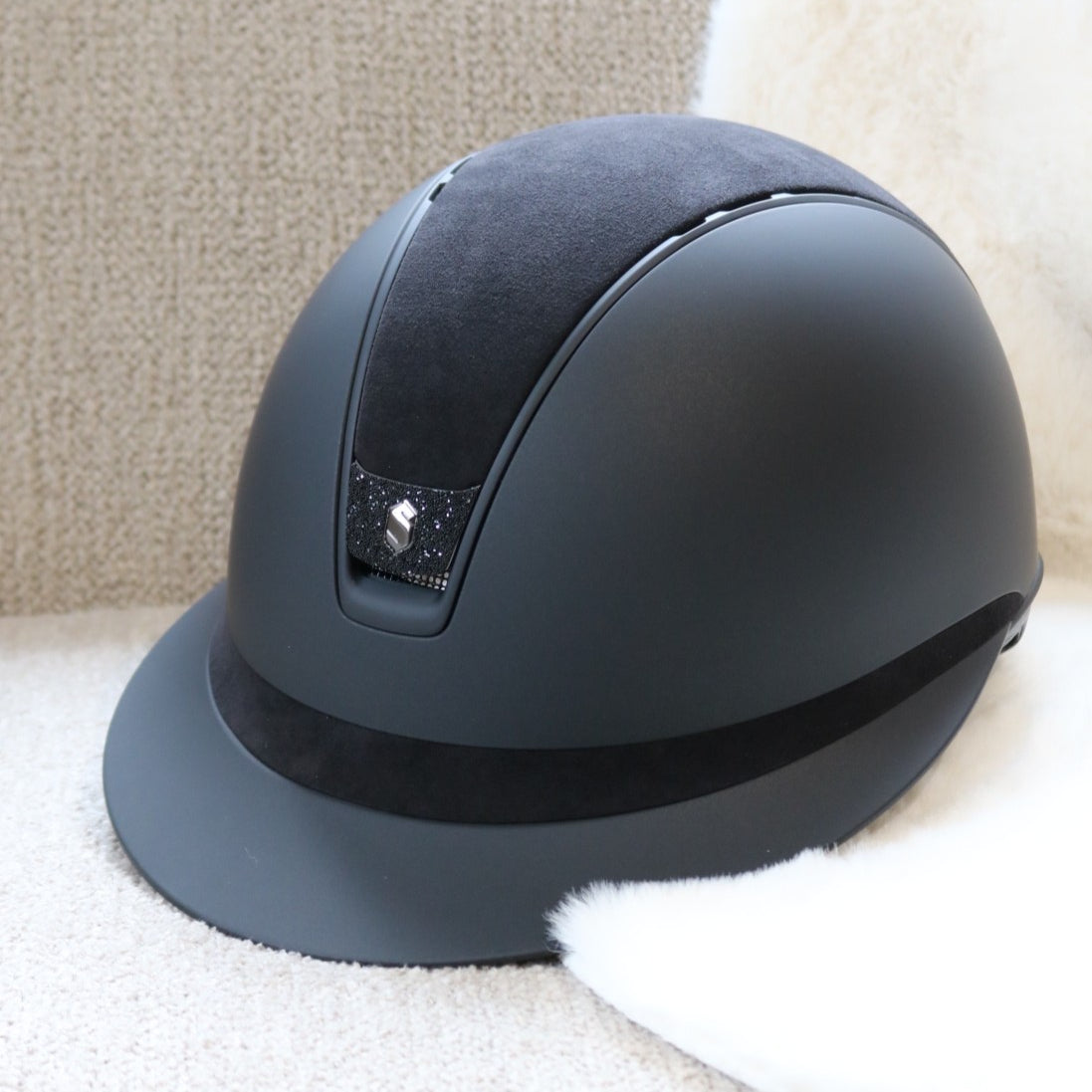 Samshield 2.0 Paardrijhelm Miss Shield Shadowmatt Alcantara Crystal Blazon Zwart Zwart