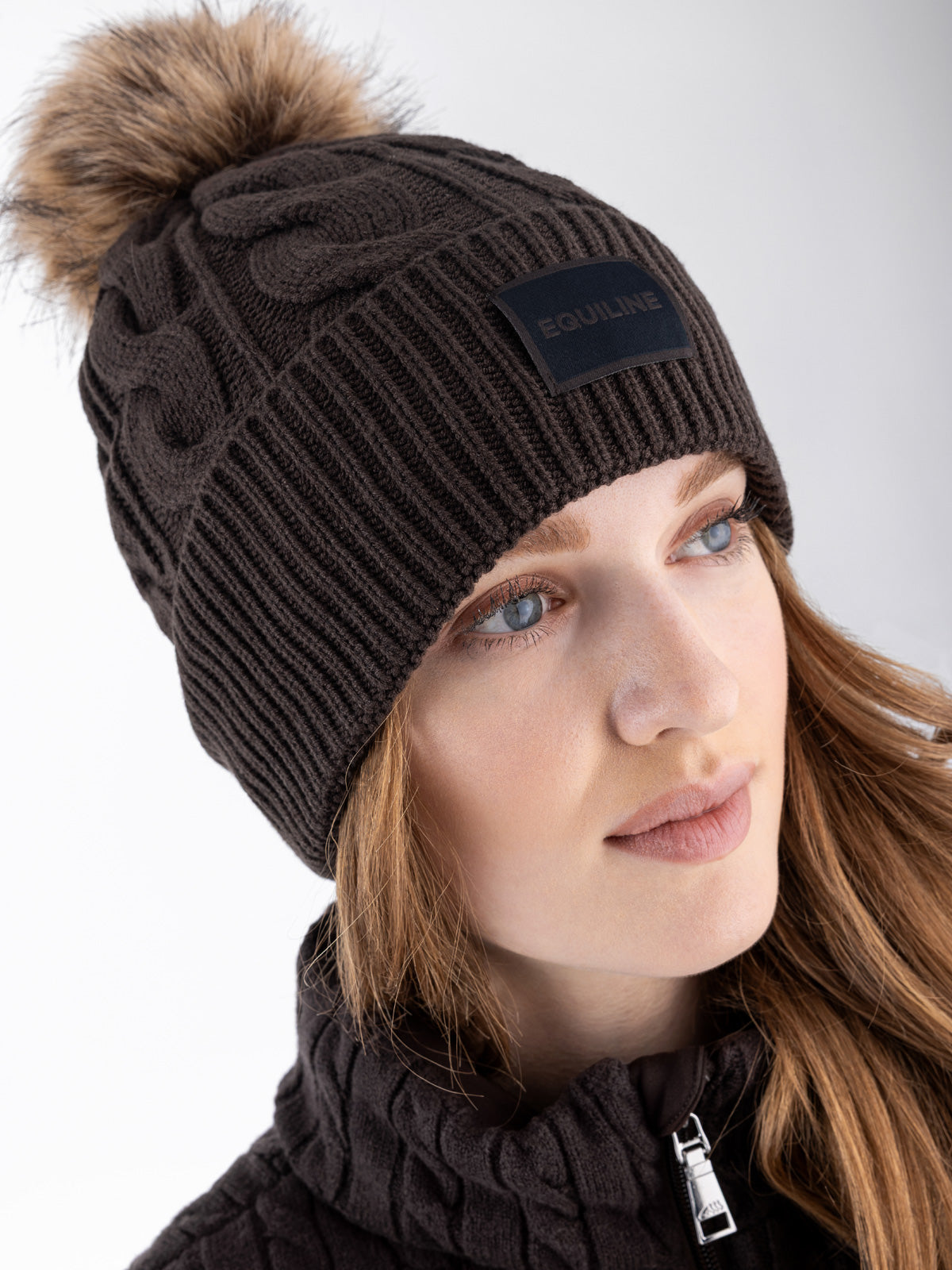 Equiline Strickmütze mit Bommel Eqgat Coffee Bean